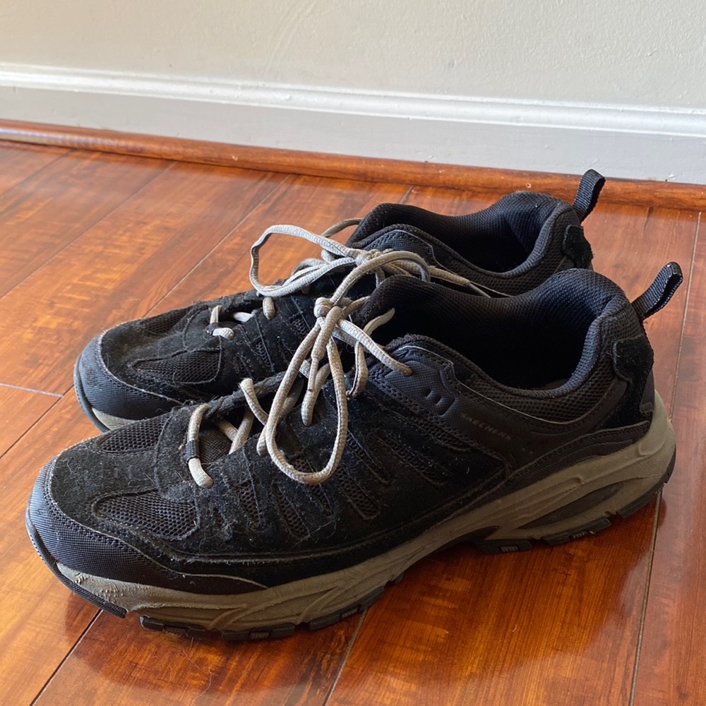 Black walking sneakers